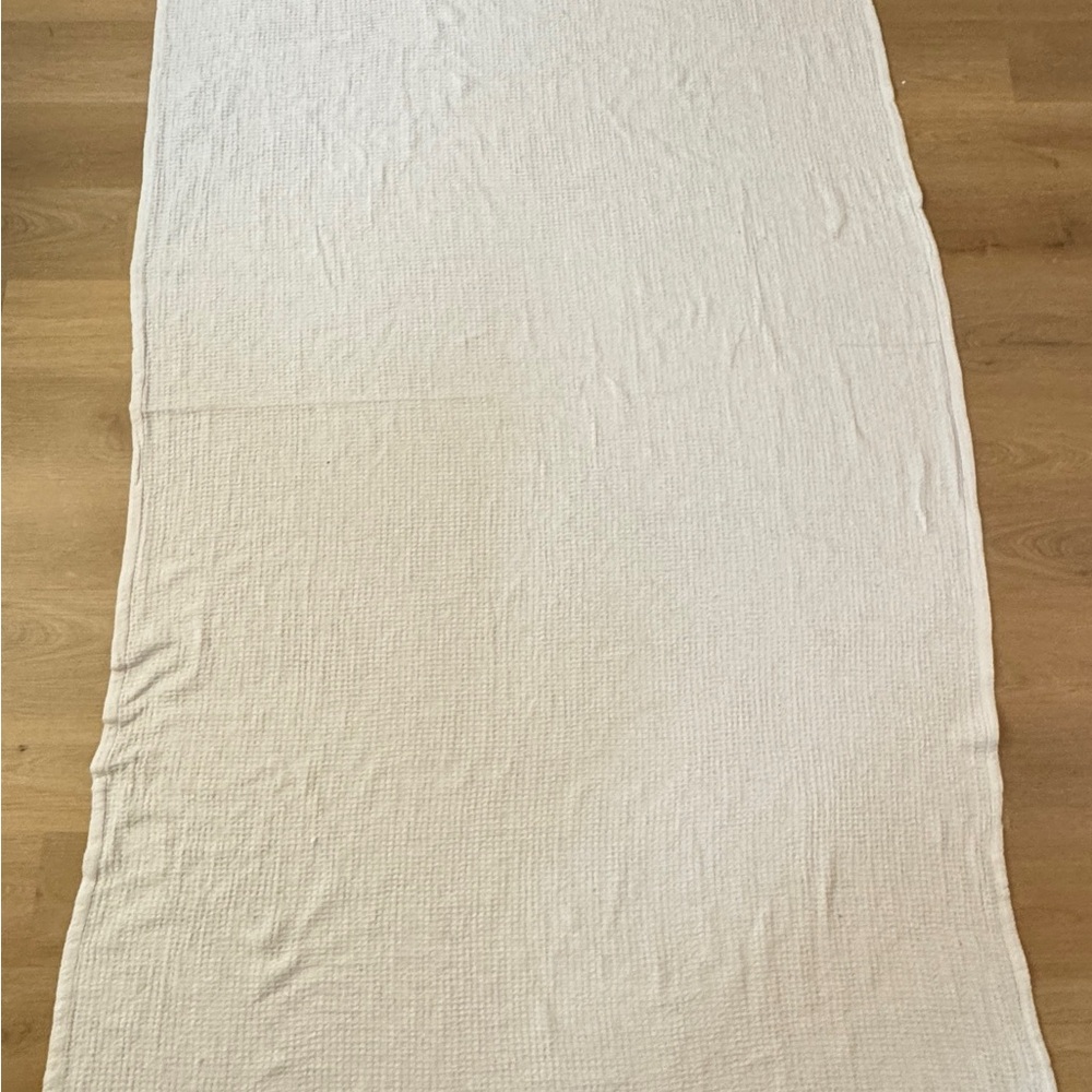 Glamburg 100% cotton waffle weave blanket twin 54” x 90” off-white